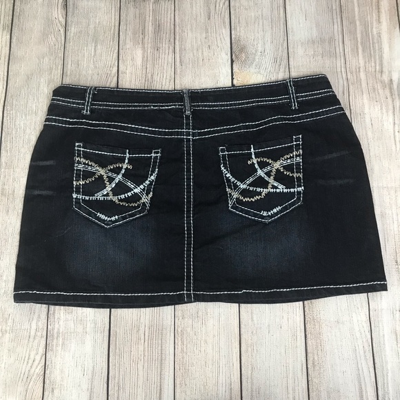 Maurices NWOT Dark Wash Jean Skirt Size 22 - Picture 2 of 5